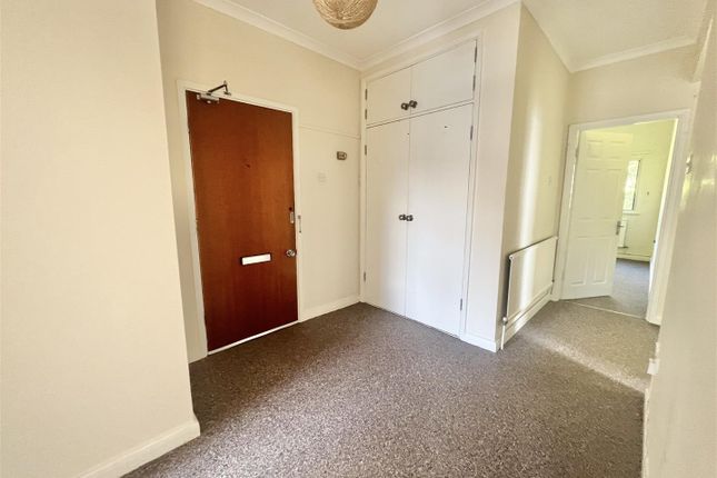 Flat for sale in Long Oaks Court, Sketty, Swansea