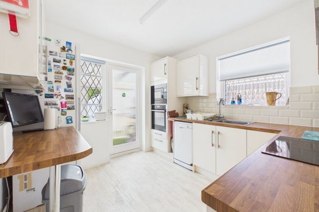 40, Harwood Avenue, Worthing photo 3