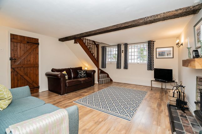 1, Rawlings Court, Woburn MK17 photo 3