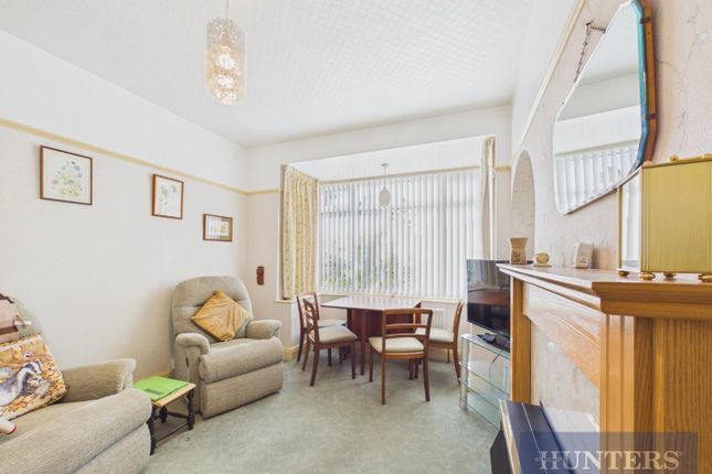 35, Throxenby Lane, Scarborough photo 2