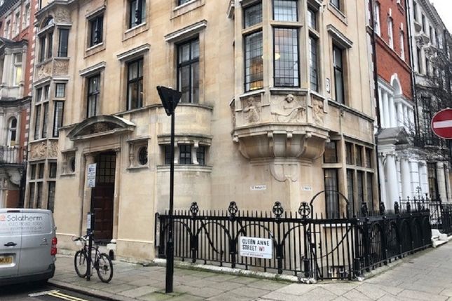 Office to let in Harley Street, London