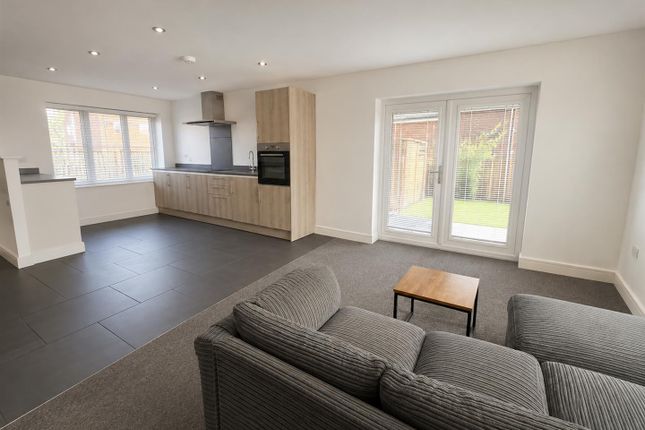7, Ash Tree Avenue, Mansfield photo 2