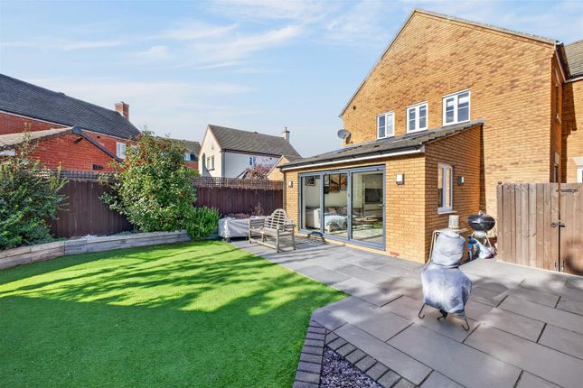 2, Ashcraft Close, Bedford photo 4