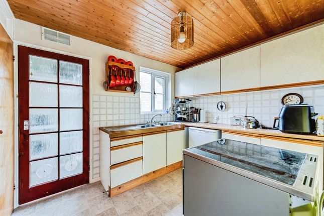 21, Calais Dene, Bampton photo 2