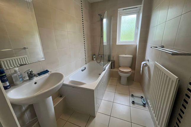 Flat for sale in Dolphin Road, Northolt