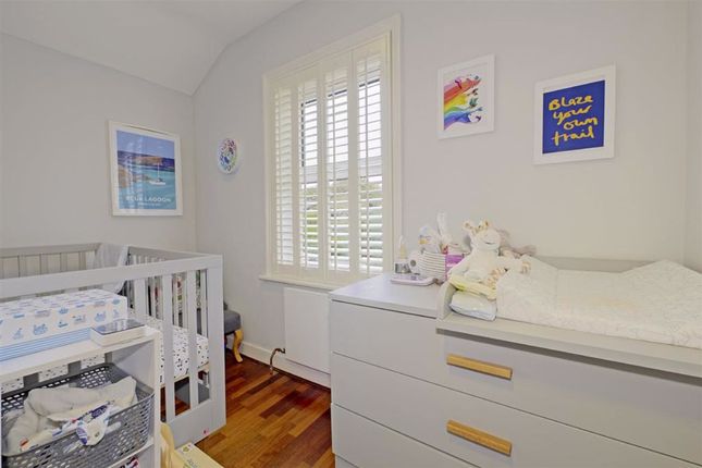 Channel View Road Eastbourne Bn22 3 Bedroom Terraced