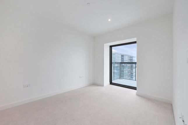 Flat 19 Abram Building 7, Riverscape Walk, London photo 4