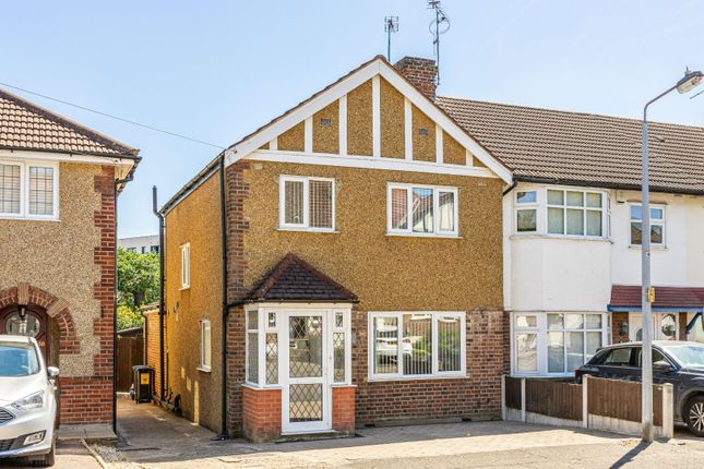 3 bed semi-detached house to rent in Habgood Road, Loughton IG10