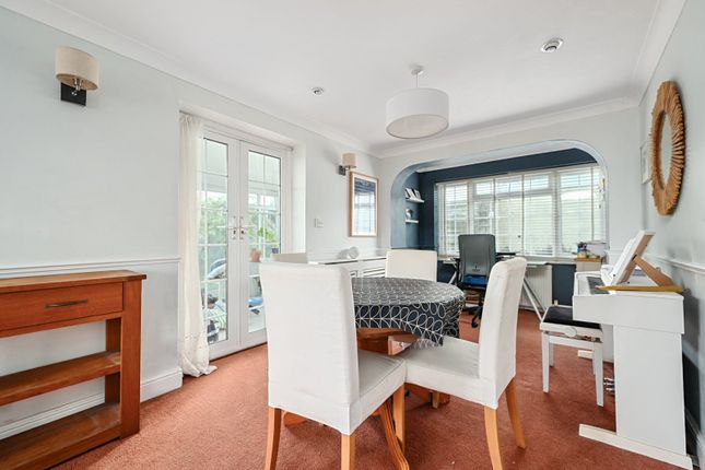 14, Kings Crescent, West Sussex photo 4