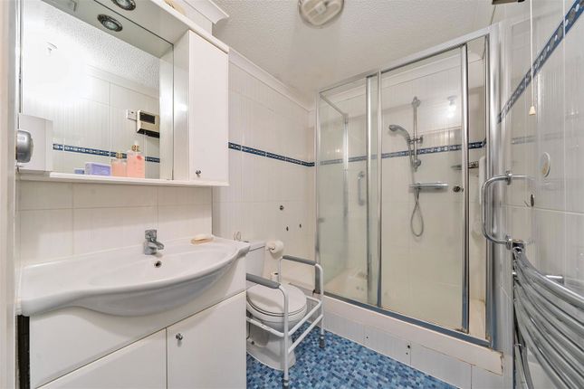 41 Homecedars House, Elstree Road, Bushey photo 4