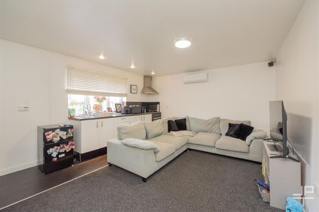 505 - 507, Bickershaw Lane, Wigan photo 5