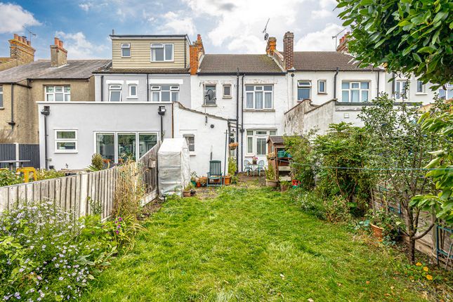 31, Marguerite Drive, Leigh-on-sea photo 2