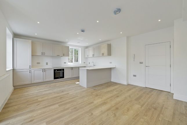 Flat 3, Platinum Court, 177, New Road, Berkshire photo 3