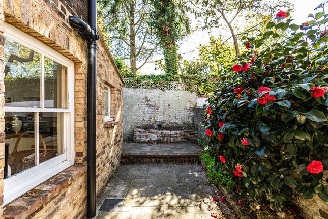2 Pierpoint Terrace, Brighton Road, Hassocks photo 3