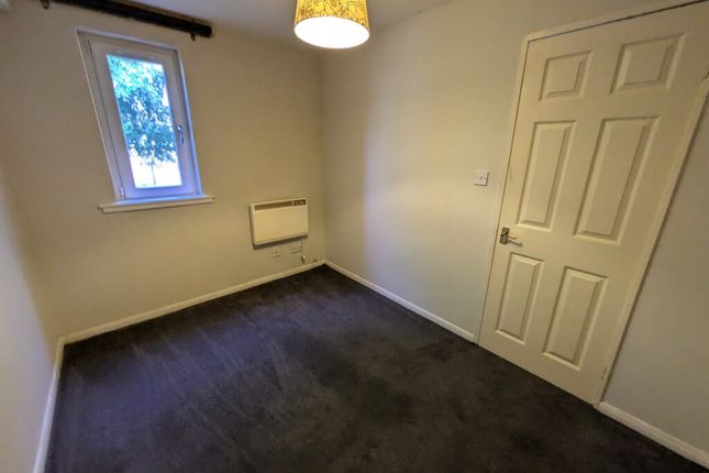 Flat 3, 16, Laichpark Loan, Edinburgh photo 2