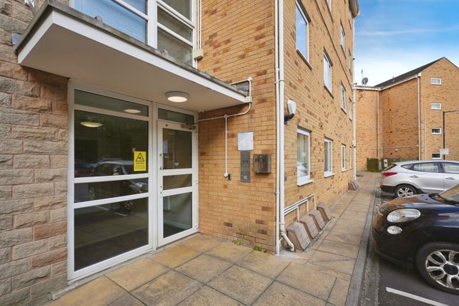 Flat 20, The Gate, 81a, Halifax Road, Huddersfield photo 3