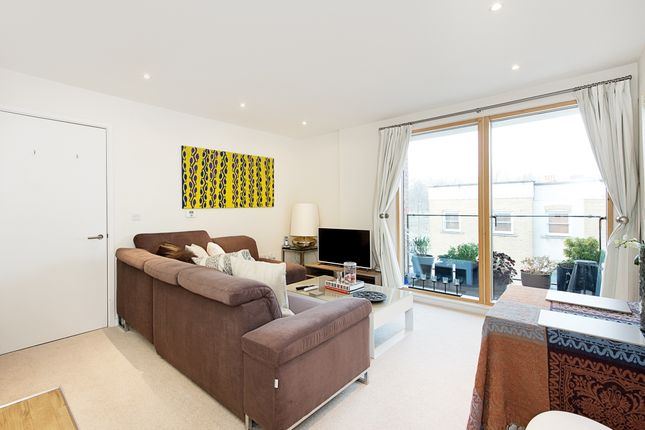 Thumbnail Flat to rent in Wingate Square, London