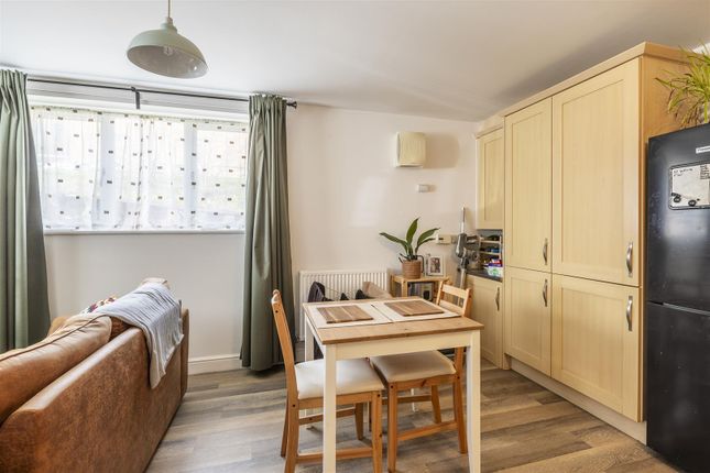 134, Edward Vinson Drive, Faversham photo 4