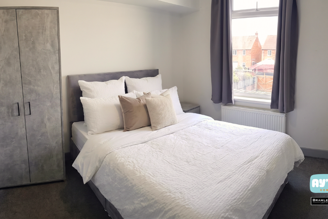 Room 4, 164 Bentley Road, Doncaster photo 2