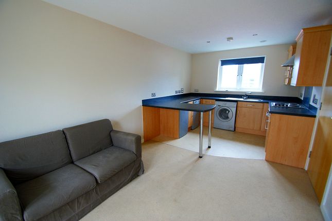Flat to rent in Heol Staughton, Cardiff