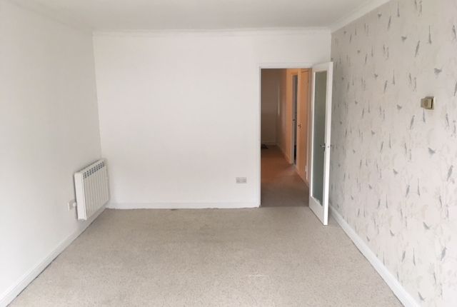 Flat to rent in Hooe Road, Plymouth
