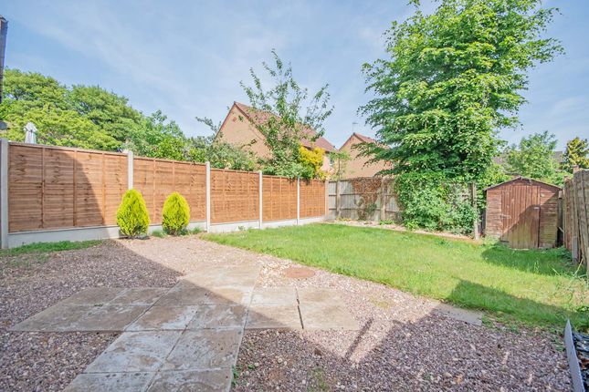 21, Carsington Close, Kettering photo 2
