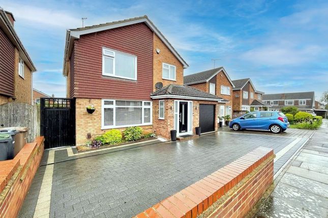 Thumbnail Detached house for sale in Turnpike Drive, Luton