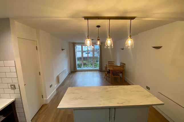 Flat 45, Quaker Street, London photo 3