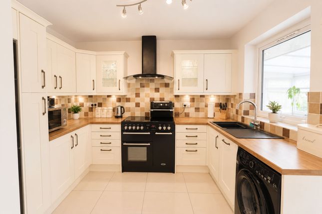 30 Silchester Road, Tadley photo 3