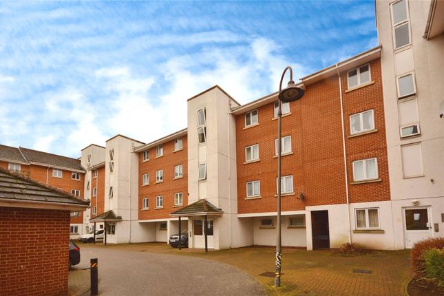 Flat for sale in Hermitage Close, London