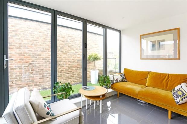 End terrace house for sale in Fendall Street, London