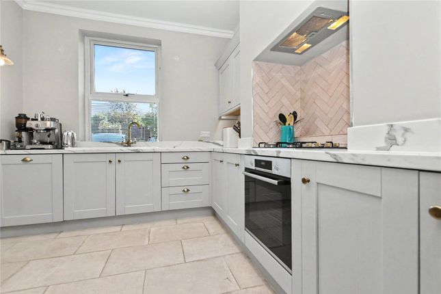 155, Carr Road, Pudsey photo 4