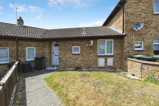 2-bed house on 24, Rosecroft Close, Basildon, £290,000