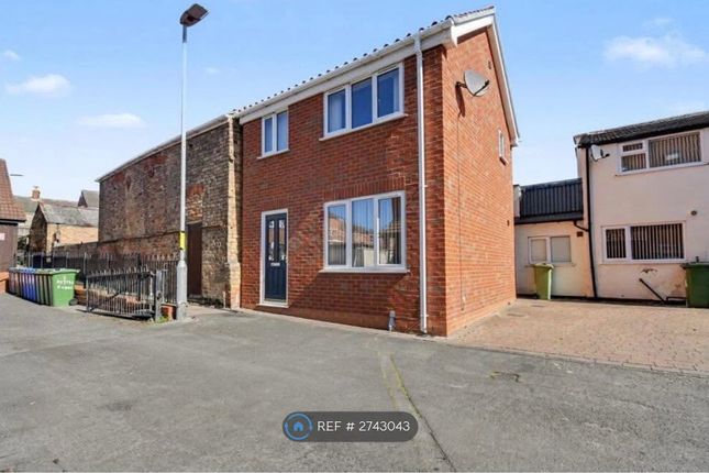 2-bed house on Oyster Court, Cleethorpes, £800/mo