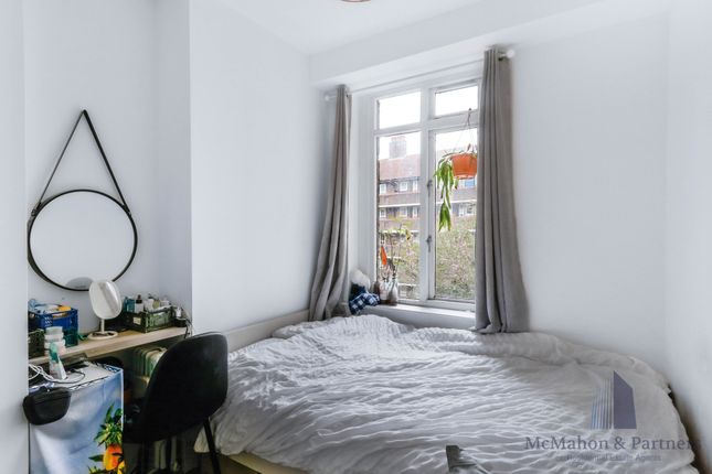 Flat for sale in Bethnal Green, London