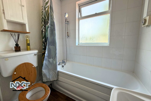 74, Stewart Road, London photo 4