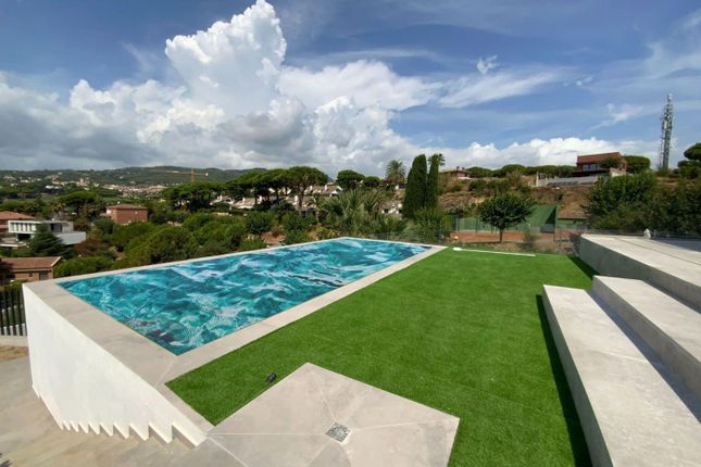 Villa for sale in Caldes D'estrac, Costa Brava, Catalonia