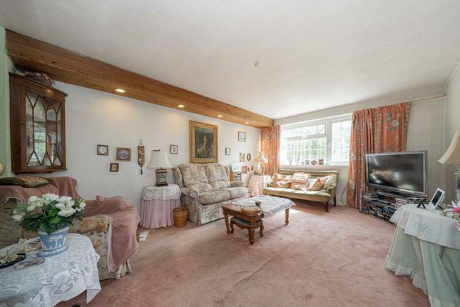 6 Academy Court, Fordbridge Road, Sunbury-On-Thames photo 2