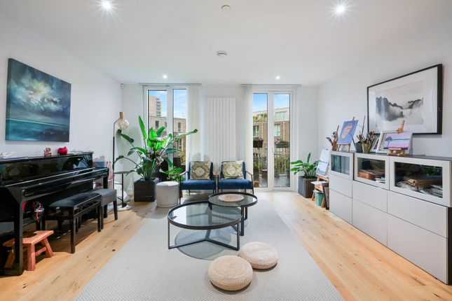 7, Admiralty Avenue, London photo 2
