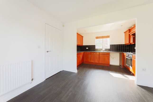 11 Brookfield, Newcastle Upon Tyne photo 4