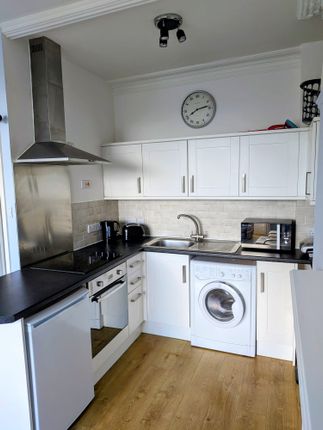 Flat 10, Gwen y Don, Cliff Terrace, Aberystwyth photo 5
