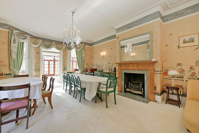 Heath Lodge,, Wood Lane, Buckinghamshire photo 3