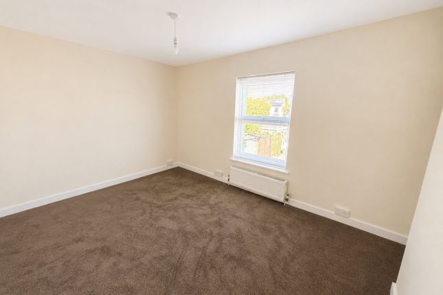18, Kings Road, Egham photo 5