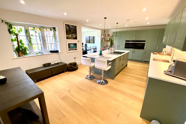 Westview, Wickham Road, Fareham photo 4