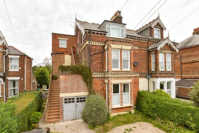 2-bed flat on London Road, Deal, £142,500