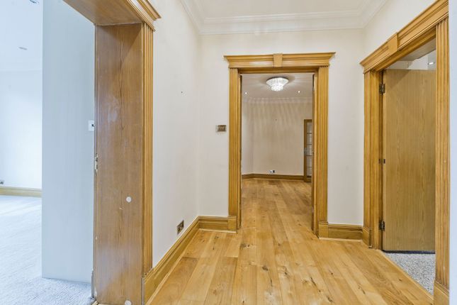 Flat to rent in St. Johns Wood Road, St. Johns Wood Court