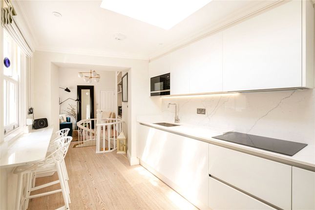 Flat B (RG / LG / Powis Mews House), 215, Westbourne Park Road, London photo 3