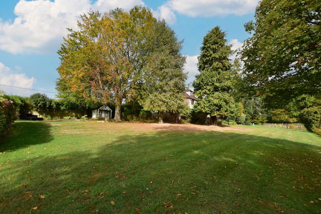Hillberry Rucklers Lane, Kings Langley photo 2
