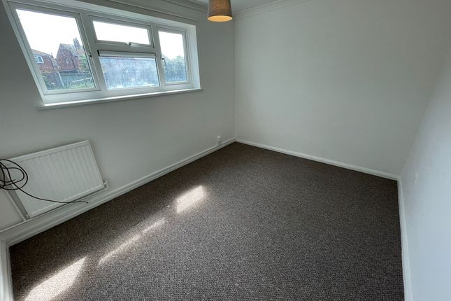 21, Oriel Avenue, GREAT YARMOUTH photo 5