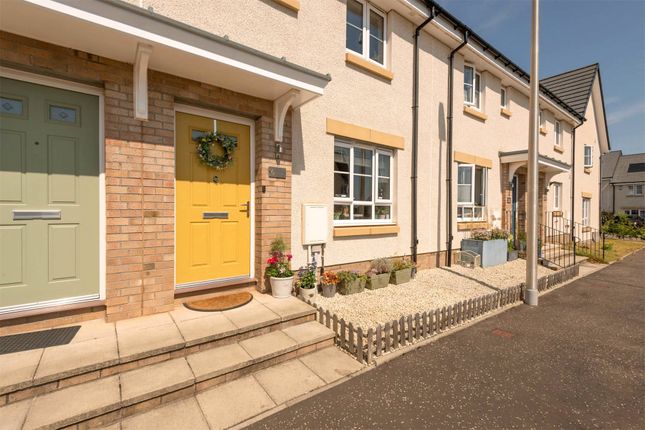 6 Lochiel Crossway, Burdiehouse Edinburgh photo 2